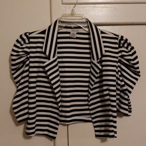 Women's Black & White crop blazer